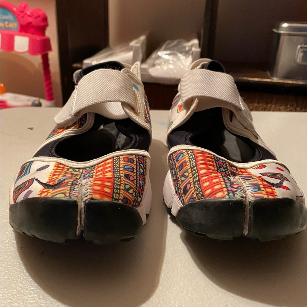 NIKE Rift
